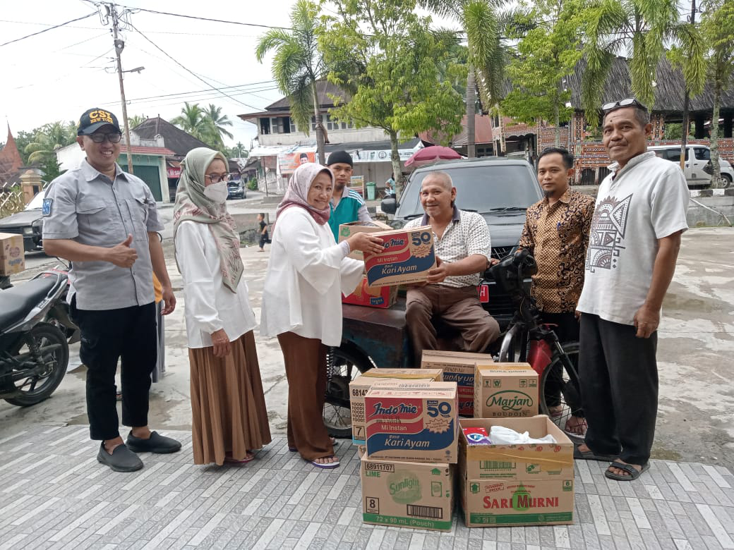  Penyerahan Bantuan Atensi Bagi Penyandang Disabilitas di Kabupaten Solok 
