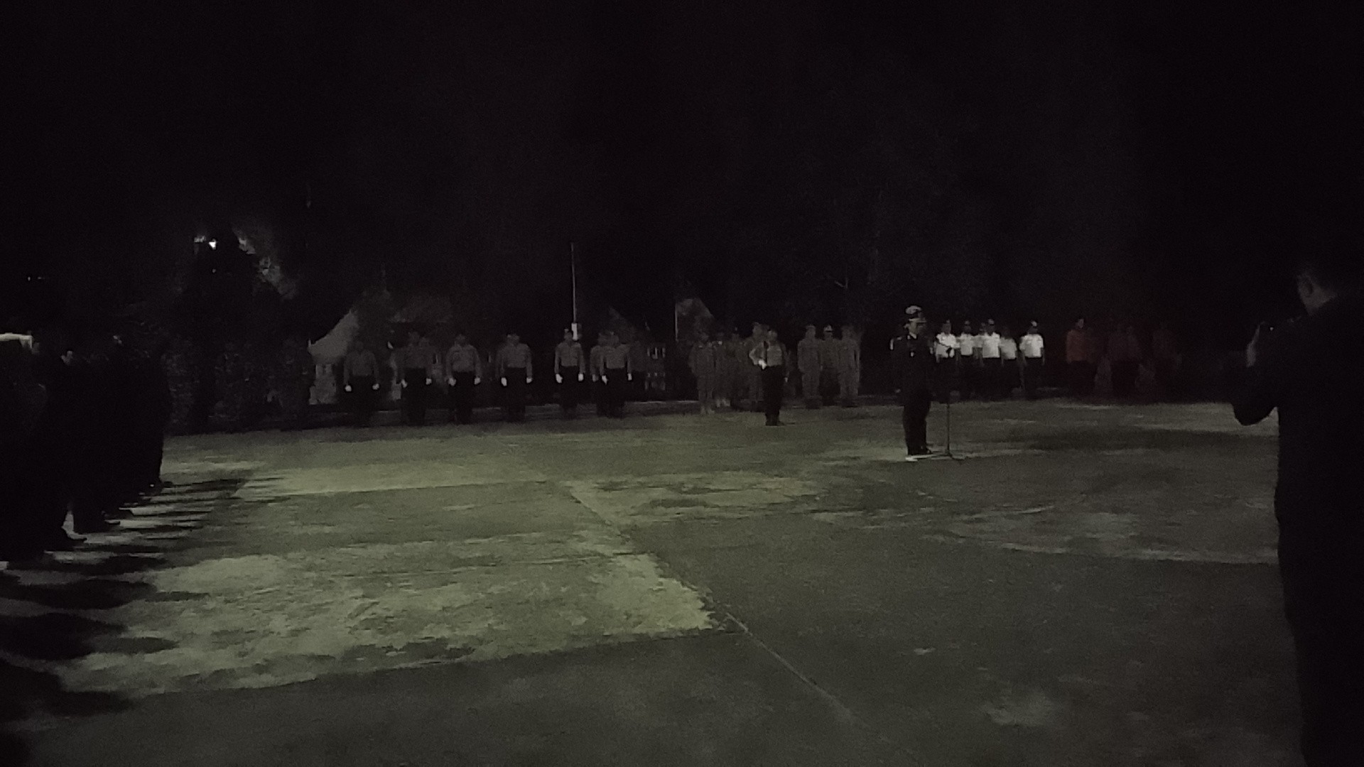 Penyelenggaraan Apel Kehormatan dan Renungan Suci Penuh Hikmat