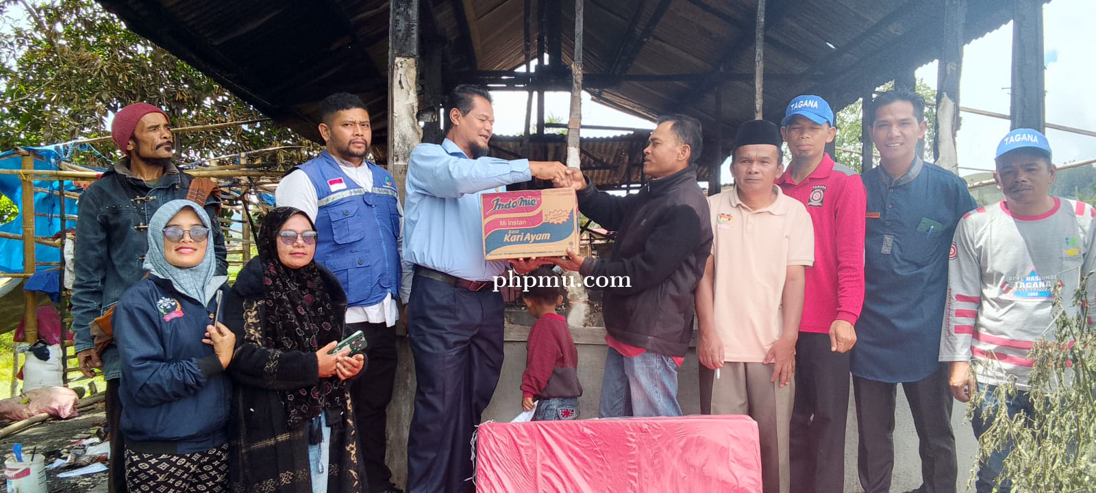 Dinas Sosial Kab. Solok Respon Cepat Kebakaran di Nagari Sungai Nanam 