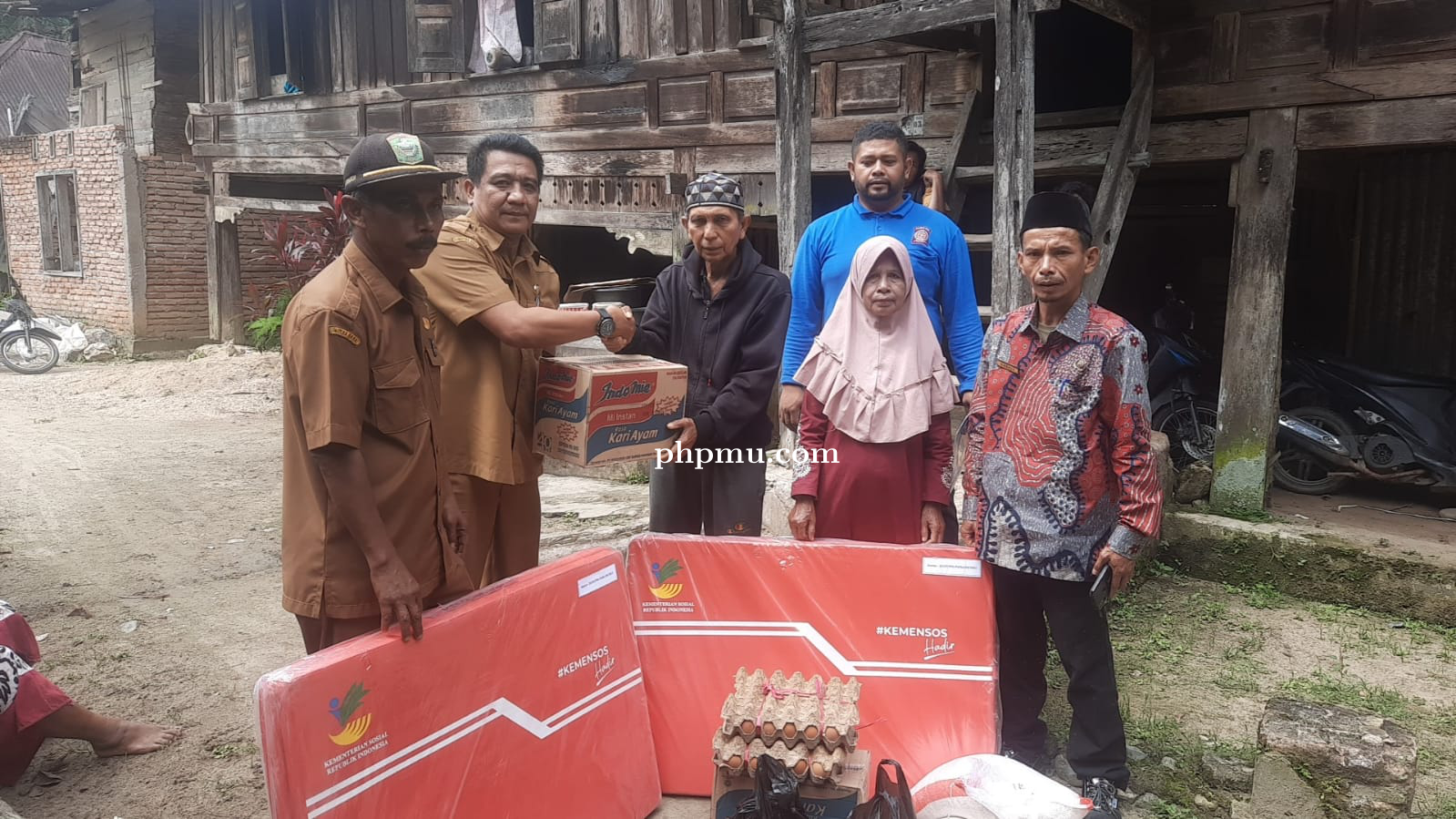 Dinsos Kab. Solok Respon Cepat Musibah Tanah Longsor di Nagari Sulit Air, Kecamatan X Koto Diatas