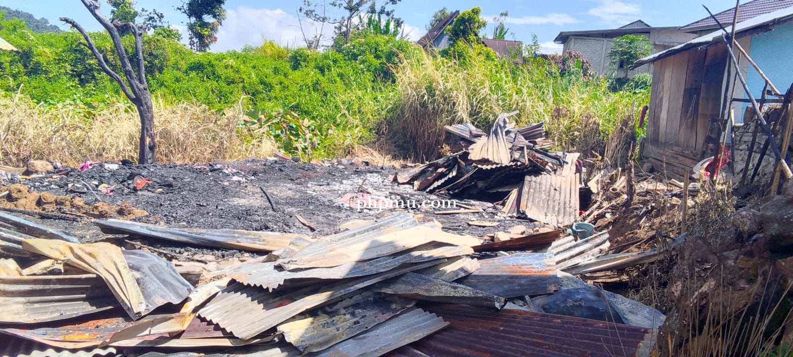 Dinsos Kab. Solok berikan Penyaluran Bantuan Musibah Bencana Kebakaran di Nagari Air Batumbuak