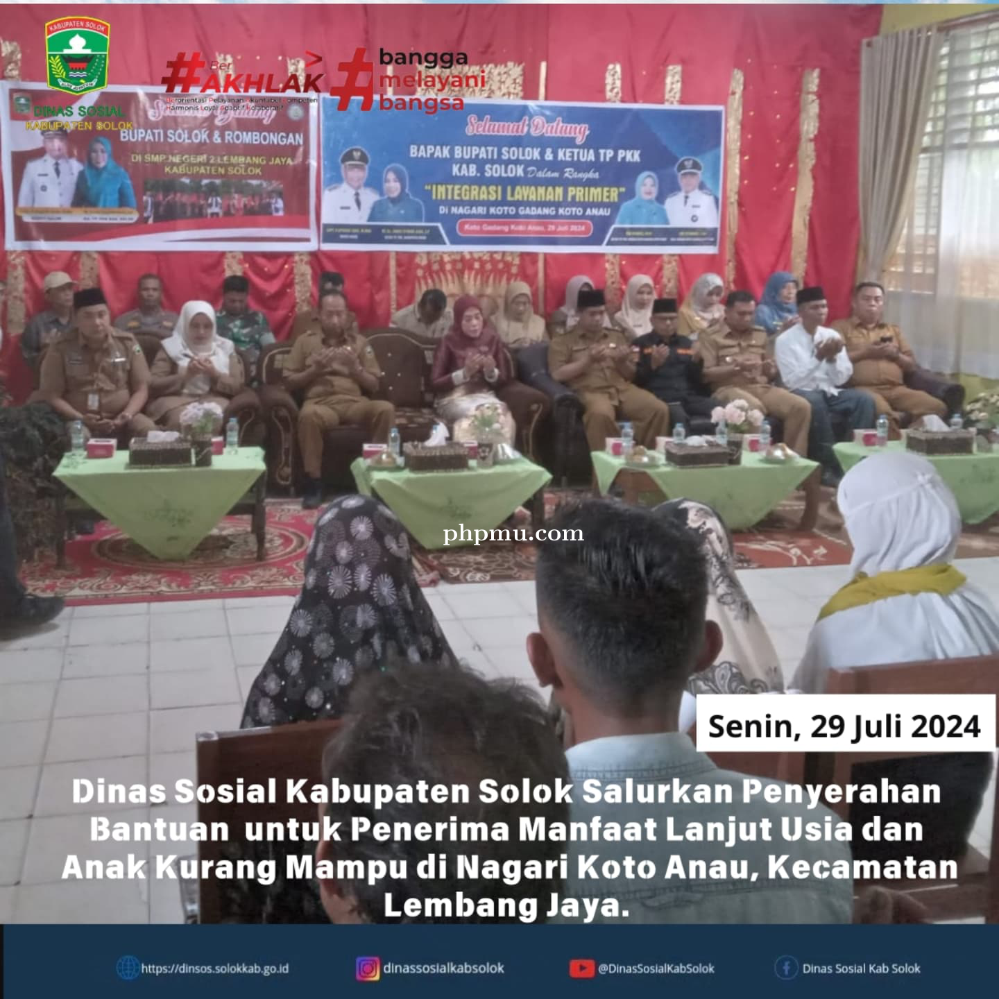Dinsos Kab. Solok Salurkan Penyerahan Bantuan Kepada Penerima Manfaat Di Nagari Koto Anau