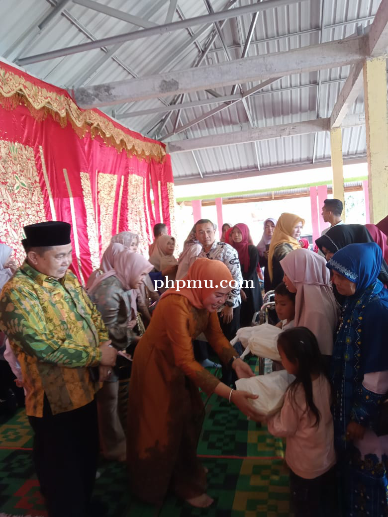 Dinsos Kab. Solok  salurkan Penyerahan Bantuan Kepada Penerima Manfaat di Nagari Batang Barus